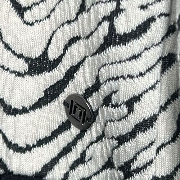 Liz Claiborne Black White Boat Neck Back Zip Zebra Print Pullover Sweater XL - Picture 8 of 9